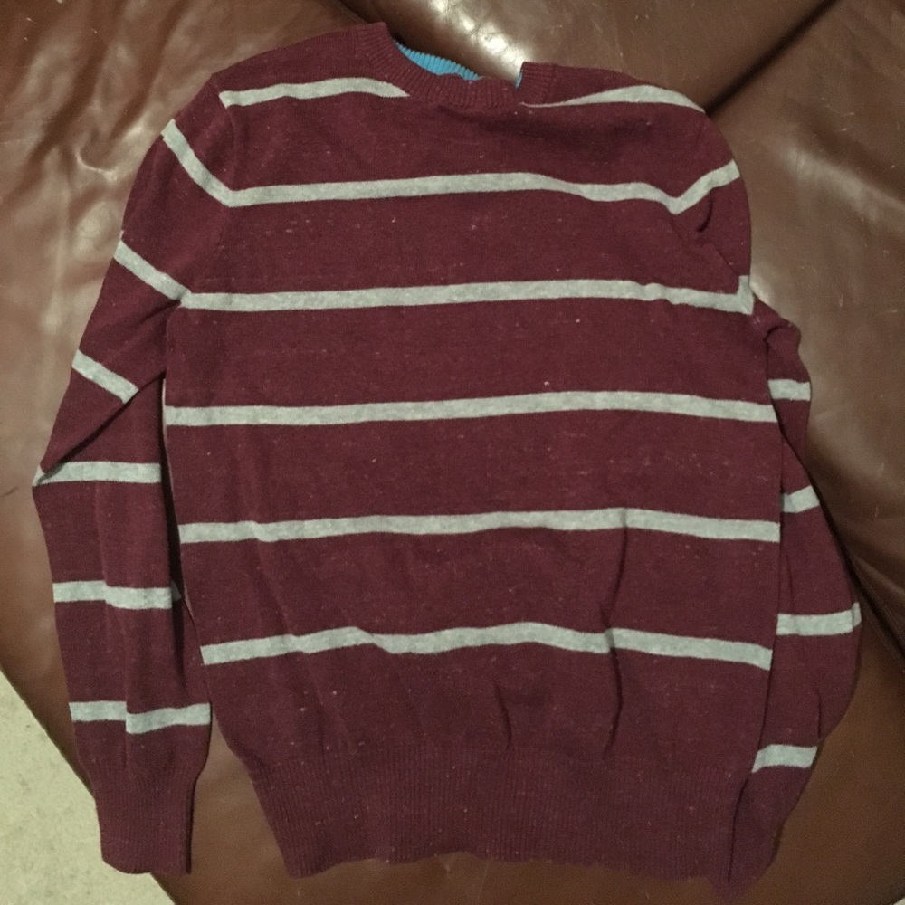 Urban Pipeline sweater size small